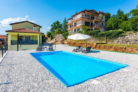 MATULJI, MUČIĆI - kuća s bazenom, dugoročno