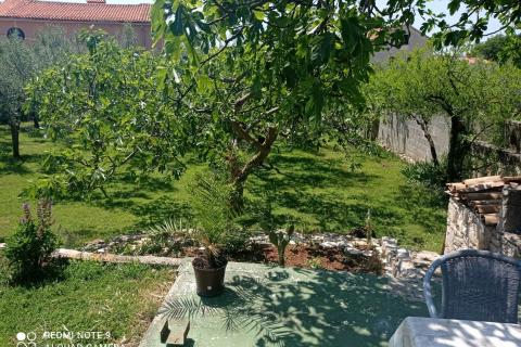 Istra - Medulin - Obiteljska kuća u strogom centru 