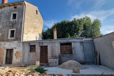 Istra, Krnica kuća za adaptaciju na odličnoj lokaciji