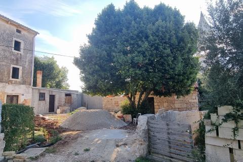 Istra, Krnica kuća za adaptaciju na odličnoj lokaciji