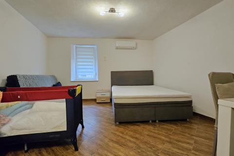 Istra, Brtonigla, autohtona kuća u nizu