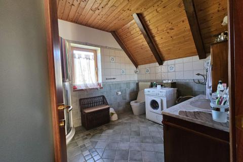 Hiša Stari Laz, Ravna Gora, 260m2