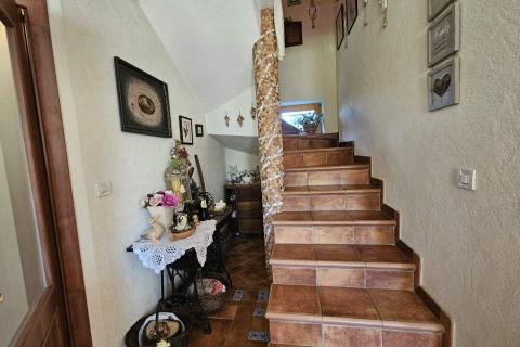 Hiša Stari Laz, Ravna Gora, 260m2