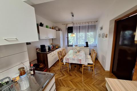 OPATIJA, LOVRAN - obiteljska kuća u oazi mira i zelenila