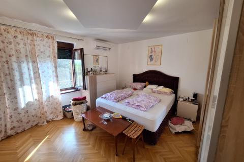 OPATIJA, LOVRAN - obiteljska kuća u oazi mira i zelenila