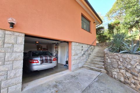 OPATIJA, LOVRAN - obiteljska kuća u oazi mira i zelenila