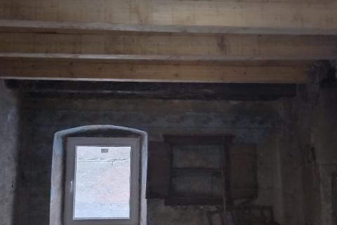 Vodnjan, stari grad, zgrada u nizu za obnovu