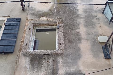 Vodnjan, stari grad, zgrada u nizu za obnovu