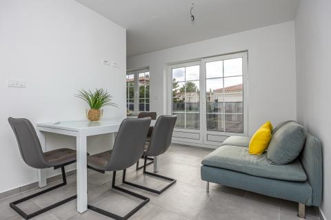 Crikvenica- stan blizu mora sa parkingom