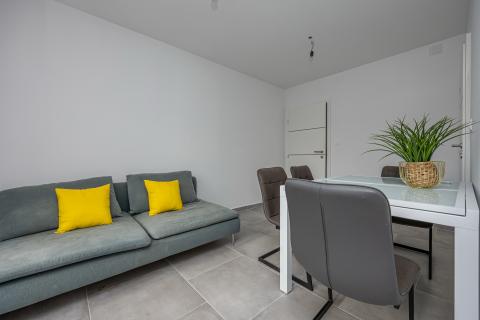 Crikvenica- stan blizu mora sa parkingom