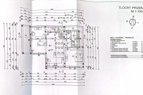 Crikvenica- građevinsko zemljište sa idejnim projektom za obiteljsku kuću ( P+1 ) sa bazenom