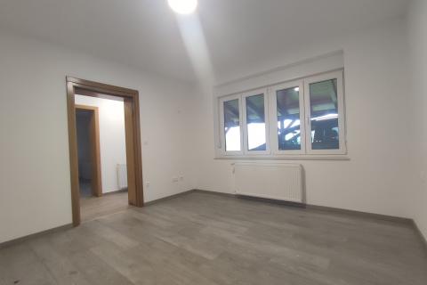 Lešće, kuća 319 m2, blizina toplica, pogled na Dobru