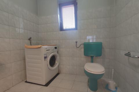 Lešće, kuća 319 m2, blizina toplica, pogled na Dobru