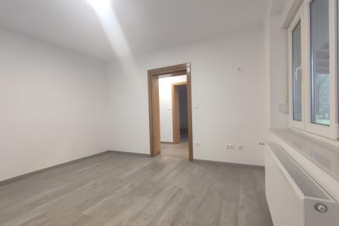 Lešće, kuća 319 m2, blizina toplica, pogled na Dobru