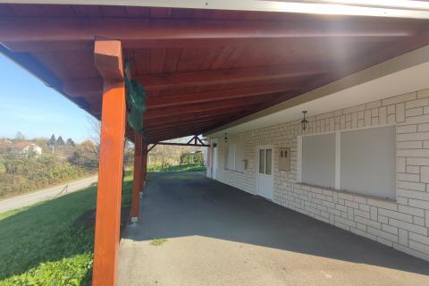 Lešće, kuća 319 m2, blizina toplica, pogled na Dobru