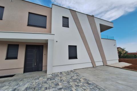 Wohnung Pobri, Opatija - Okolica, 168m2