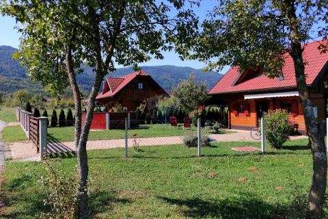 Ličko Lešće, Otočac - Incantevole Casa Indipendente in Vendita