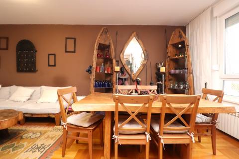 Zagreb, Svetice, prostrani stan s četiri sobe, 119m2