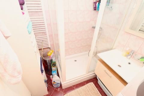 Zagreb, Svetice, prostrani stan s četiri sobe, 119m2