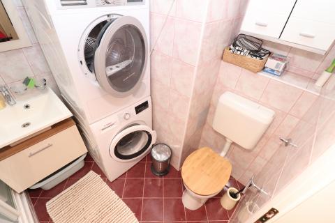 Zagreb, Svetice, prostrani stan s četiri sobe, 119m2