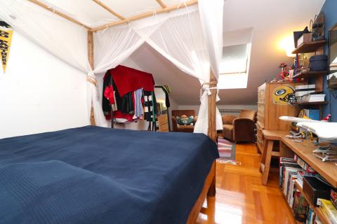 Zagreb, Svetice, prostrani stan s četiri sobe, 119m2