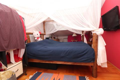 Zagreb, Svetice, prostrani stan s četiri sobe, 119m2