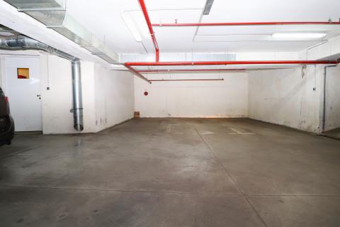 Zagreb, Svetice, prostrani stan s četiri sobe, 119m2