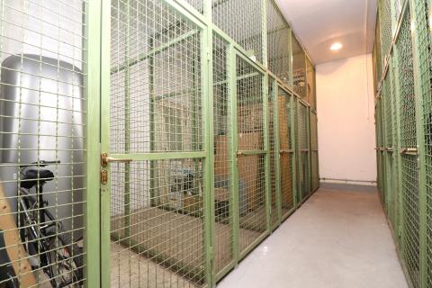 Zagreb, Svetice, prostrani stan s četiri sobe, 119m2