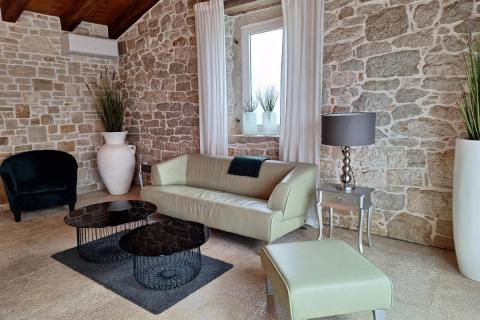 Poreč, okolica, lijepa autohtona vila s pogledom na more