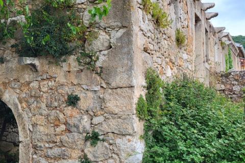 ISTRA, PLOMIN - Starina s pogledom na more