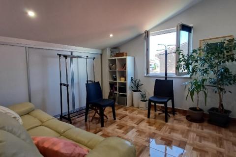 Istra, Pula centar-stambeno-poslovna zgrada