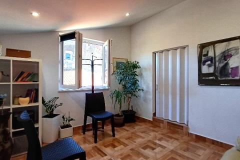 Istra, Pula centar-stambeno-poslovna zgrada