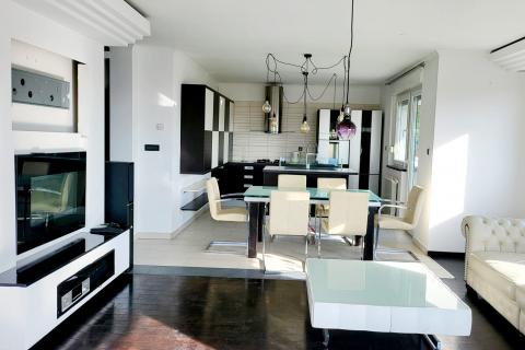 Borčec, luksuzni dvoetažni stan 150 m2 za najam