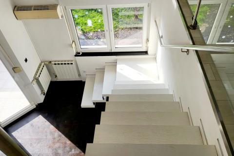 Borčec, luksuzni dvoetažni stan 150 m2 za najam