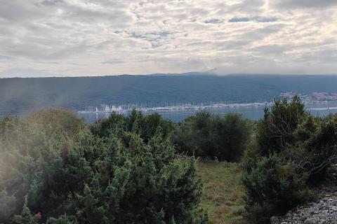 Stavbno zemljišče Kornić, Krk, 471m2