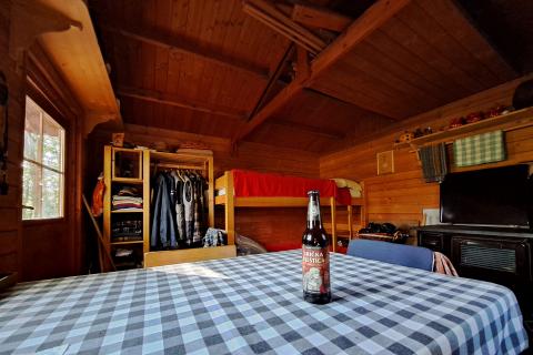 Istra, Butkovići - vikendica na poljoprivrednom zemljištu od 7600 m2