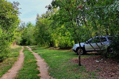 Istra, Butkovići - vikendica na poljoprivrednom zemljištu od 7600 m2