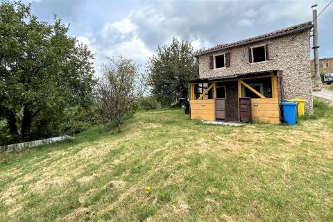 Istra,Momjan-Autohtona kuća s projektom,pogled more