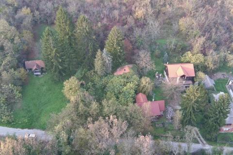 Sesvete, Vugrovec - kuća za rušenje s velikom okućnicom