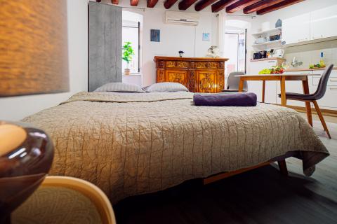 Rovinj,savršeni renovirani studio,1kat,100m od glavnog gradskog trga i mora