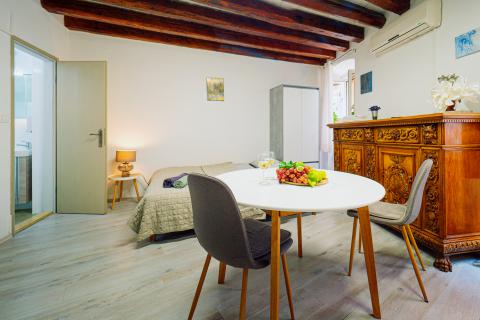 Rovinj,savršeni renovirani studio,1kat,100m od glavnog gradskog trga i mora