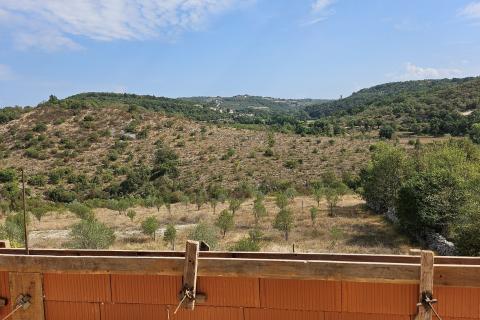 Istra, Buje okolica, kuća u izgradnji s bazenom