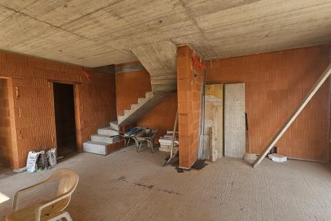 Istra, Buje okolica, kuća u izgradnji s bazenom