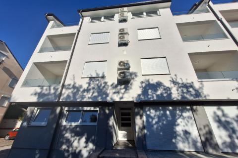 Crikvenica- stan na 1.katu sa parkingom i pogledom na more