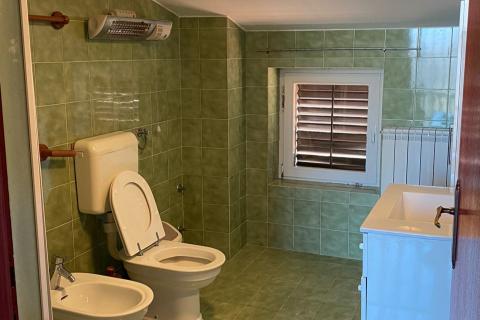 Sveti Lovreč okolica, kuća u nizu s bazenom