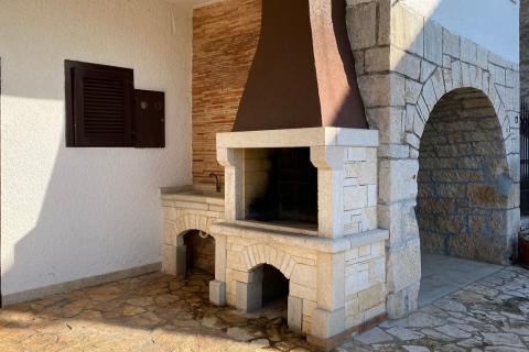 Sveti Lovreč okolica, kuća u nizu s bazenom