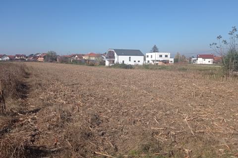 Stavbno zemljišče Brezovica, 8.389m2