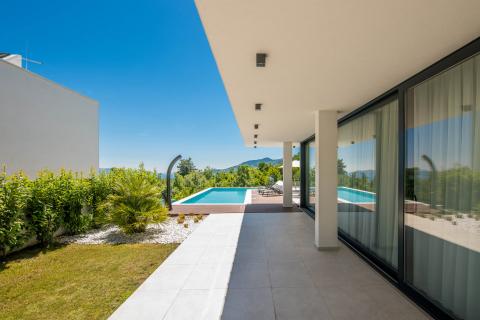 OPATIJA,VEPRINAC- EKSKLUZIVNO, nova vila s bazenom i pogledom na more