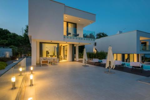 OPATIJA,VEPRINAC- EKSKLUZIVNO, nova vila s bazenom i pogledom na more