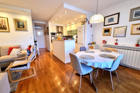 Zagreb, Črnomerec - stan sa balkonom, lođom i parkingom